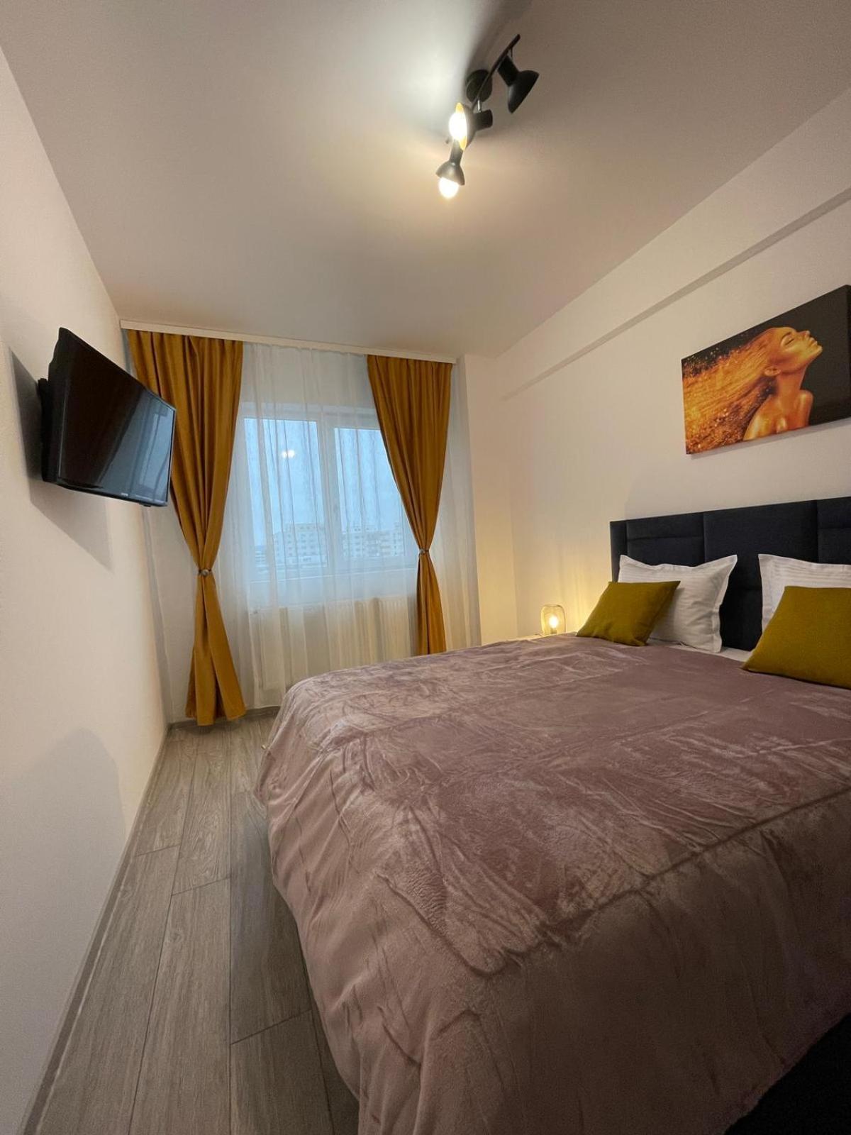 Palas Retreat - Q Residence Iasi Bagian luar foto