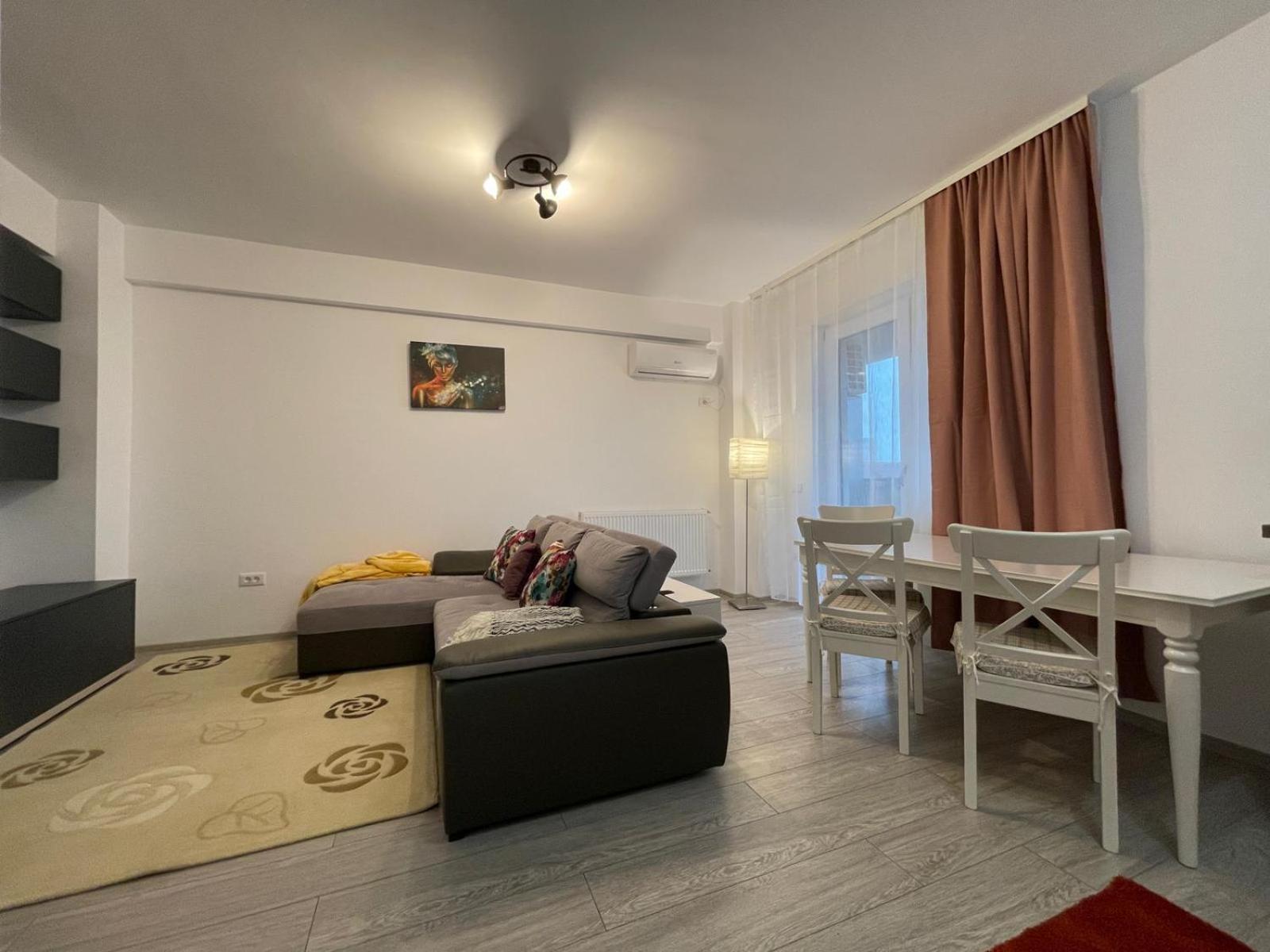 Palas Retreat - Q Residence Iasi Bagian luar foto