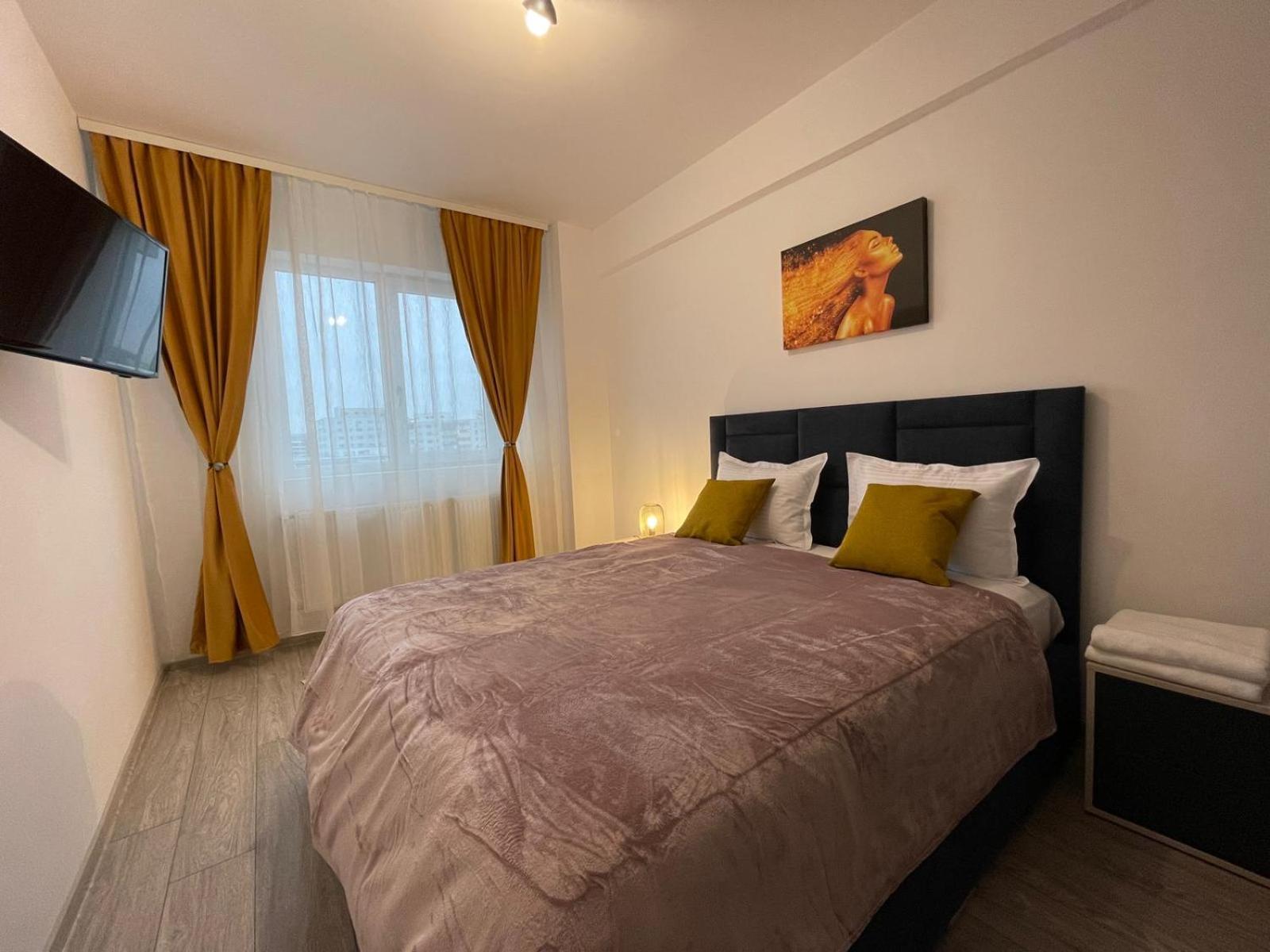 Palas Retreat - Q Residence Iasi Bagian luar foto
