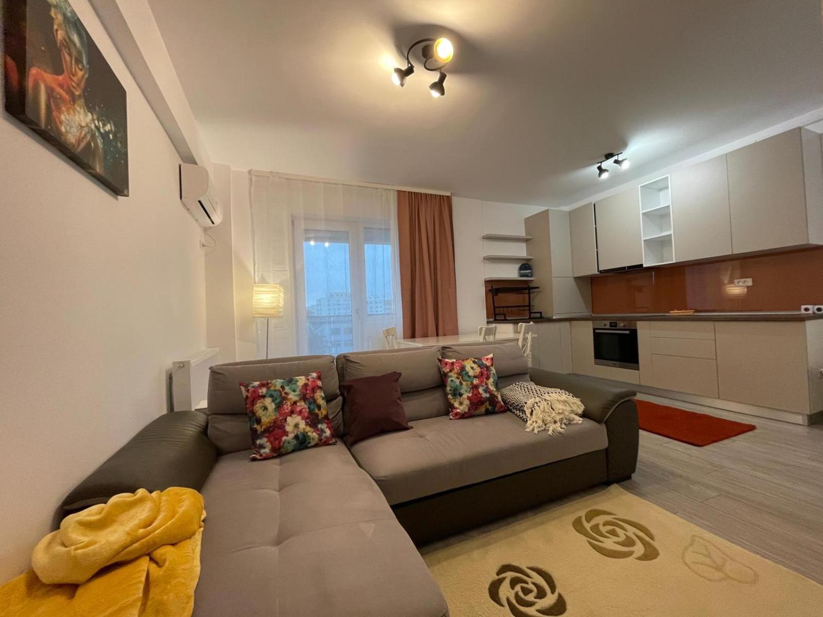 Palas Retreat - Q Residence Iasi Bagian luar foto