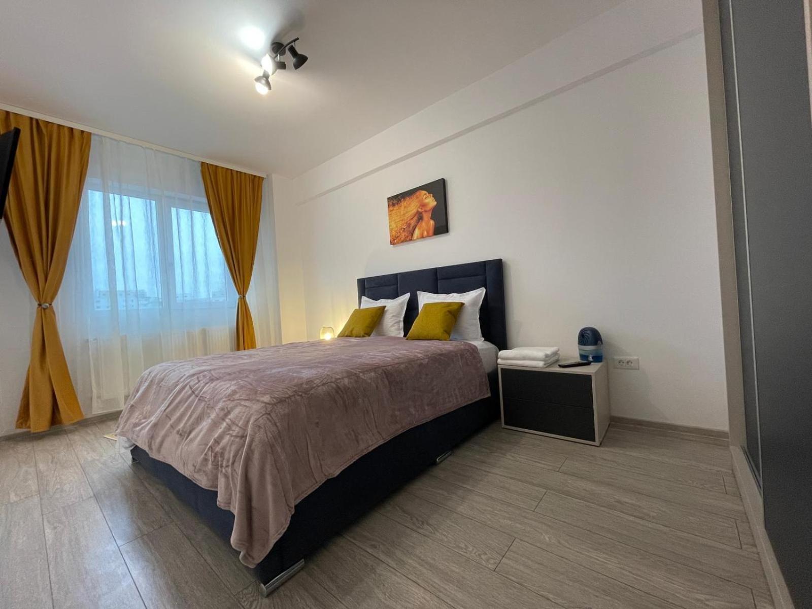 Palas Retreat - Q Residence Iasi Bagian luar foto